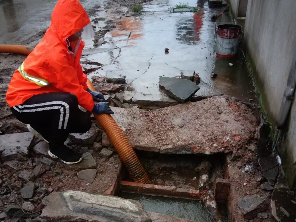 河南专业清理污水池 炜誉市政以规范流程守护城市 “肠道”